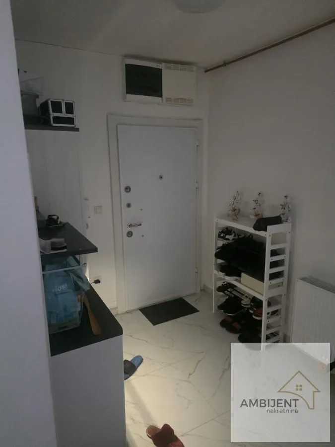 Prodaja, trosoban stan, 78m², Centar, Stara Pazova