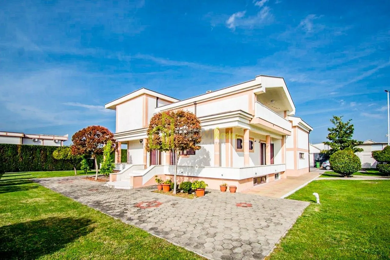 Rent, house, 600m², Zeta, Podgorica