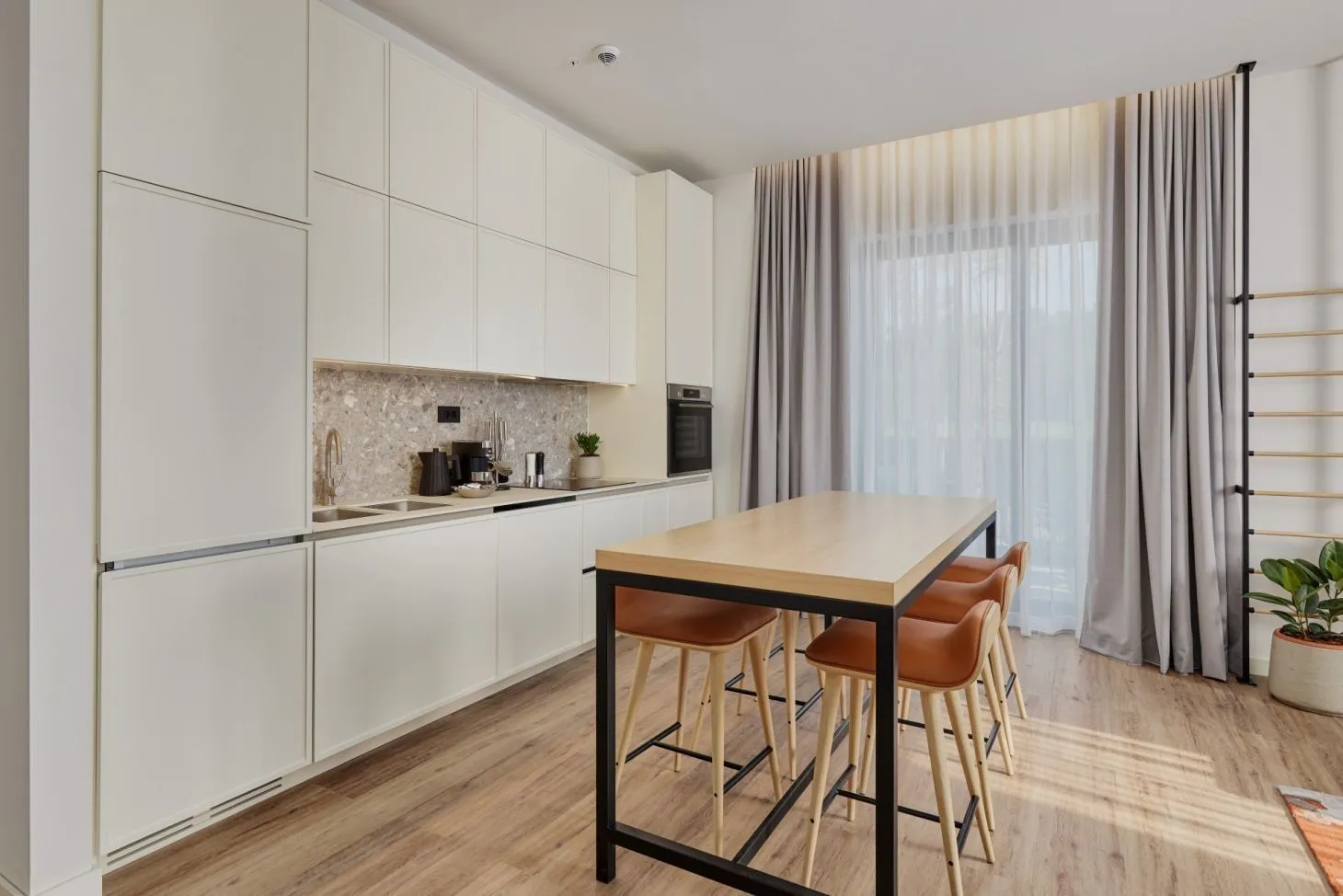 Prodaja, dvosoban stan, 115m², Tivat, Crna Gora