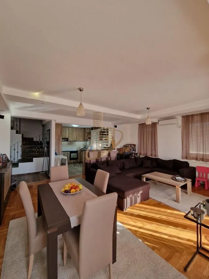 Sale, four bedroom apartment, 120m², Nova Detelinara, Novi Sad Sve Podlokacije