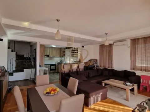 Sale, four bedroom apartment, 120m², Nova Detelinara, Novi Sad Sve Podlokacije
