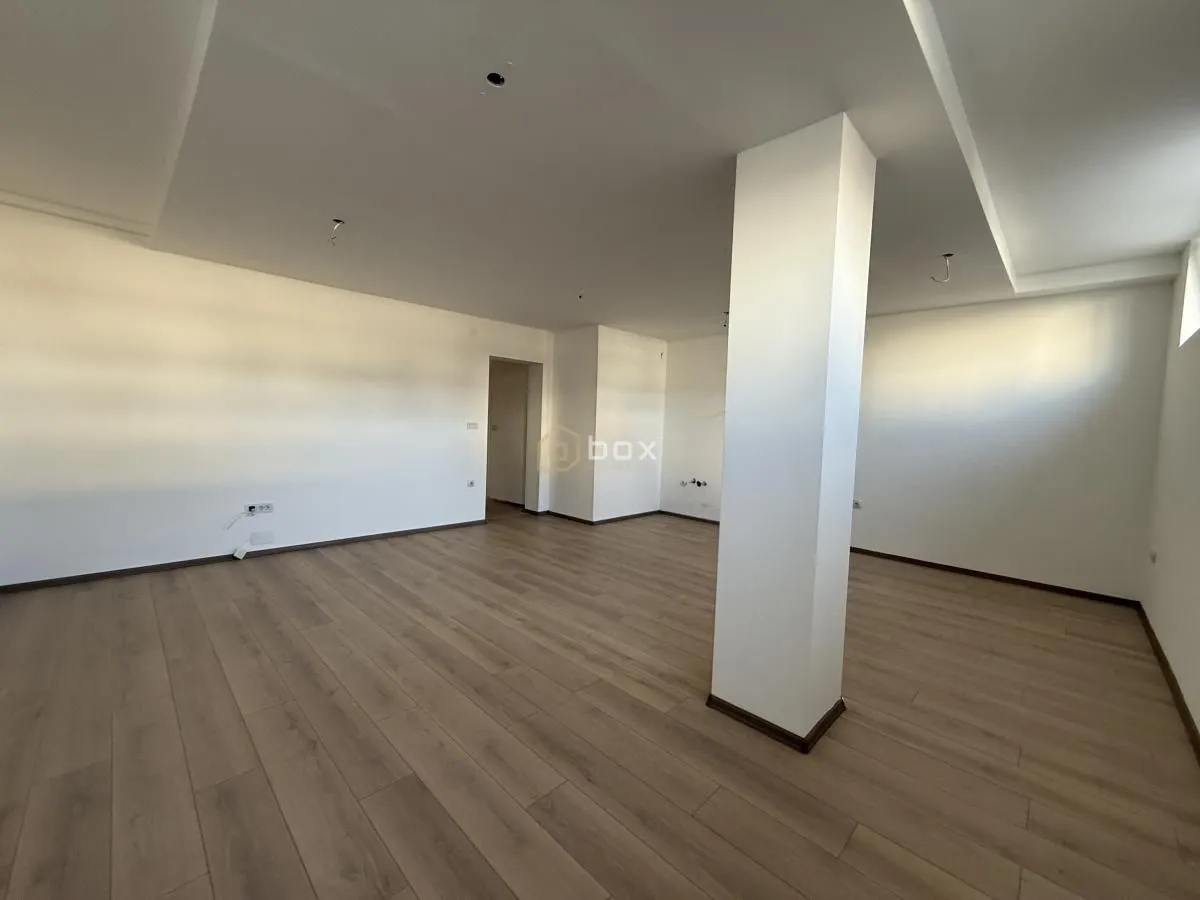Prodaja, dvosoban stan, 72m², Pantelej, Niš