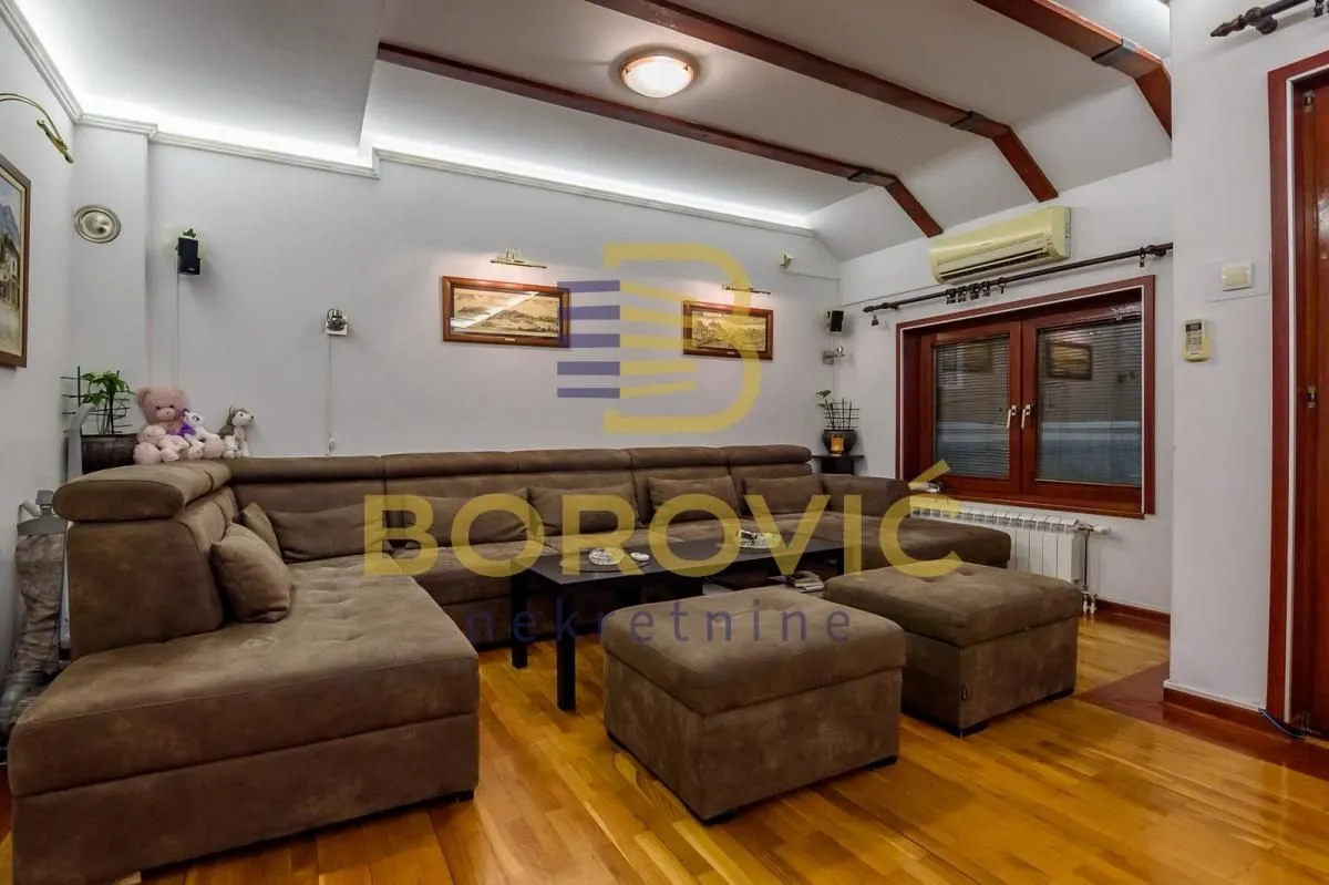 Sale, four bedroom apartment, 104m², Stari Grad, Beograd