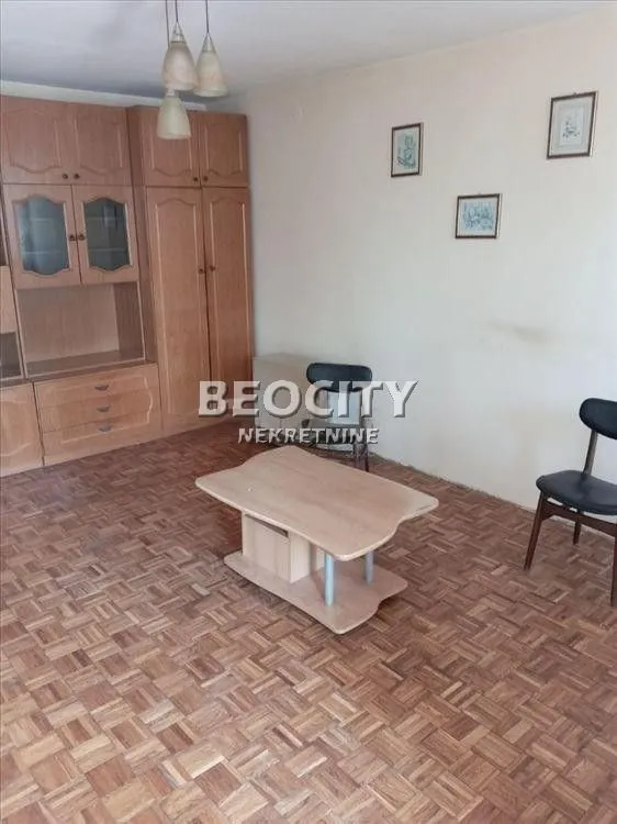 Prodaja, dvosoban stan, 62m², Resnik, Beograd