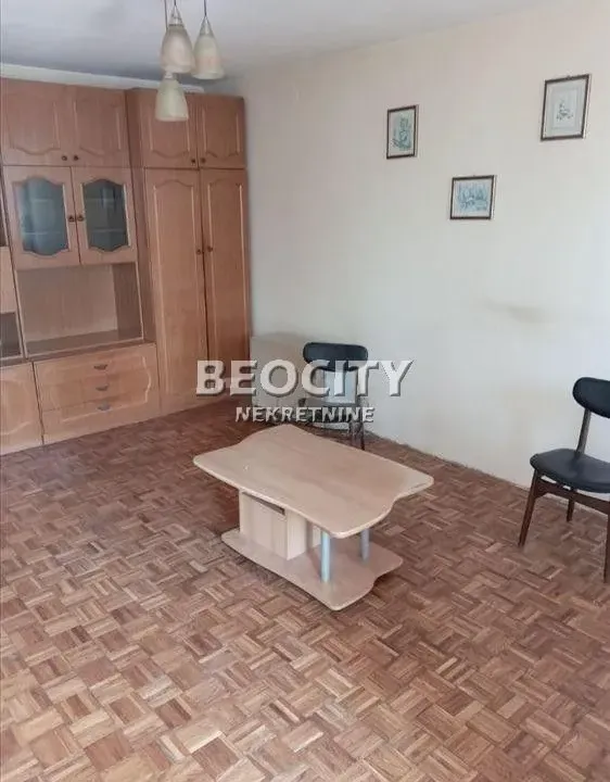 Prodaja, dvosoban stan, 62m², Resnik, Beograd
