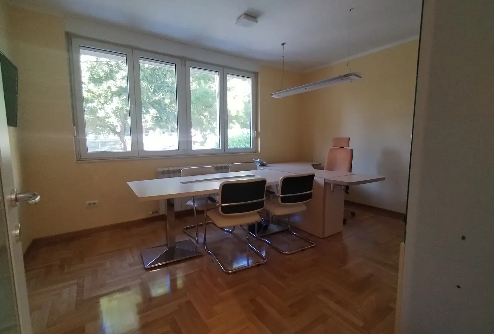 Izdavanje, poslovni prostor, 62m², Vračar Sve Podlokacije, Beograd