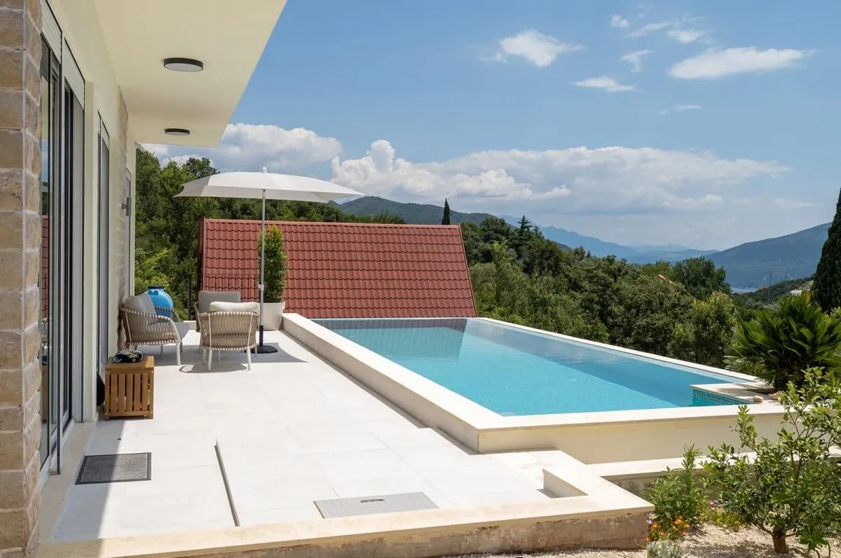Prodaja, kuća, 320m², Herceg Novi, Crna Gora