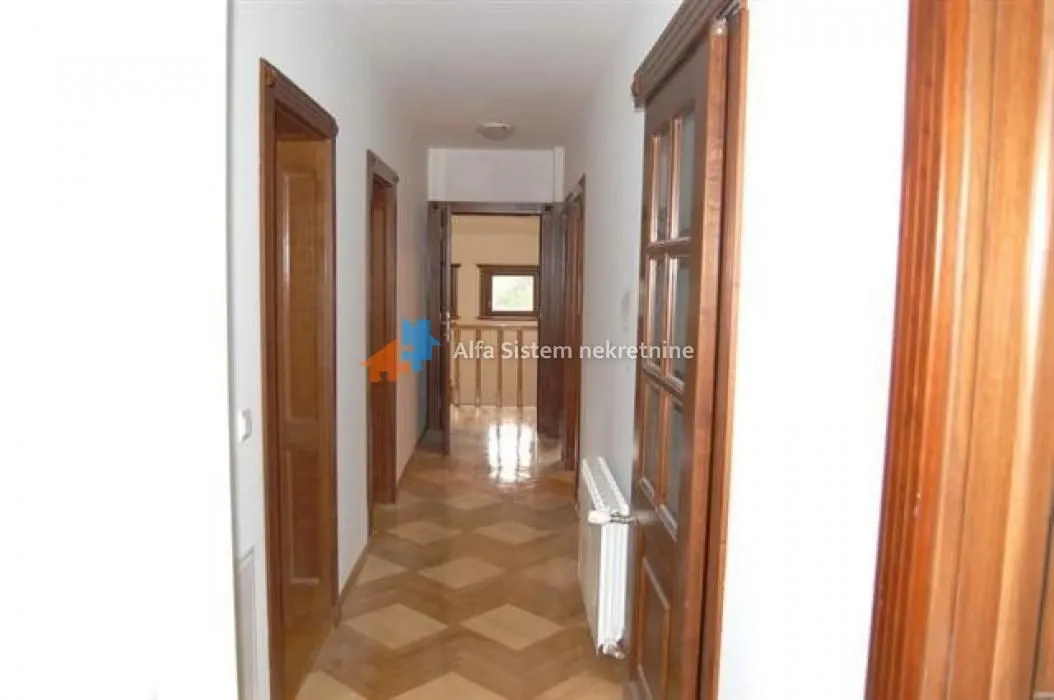 Izdavanje, stan, 300m², Savski Venac, Beograd