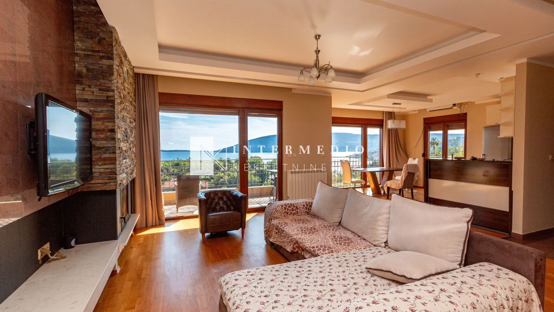 Prodaja, kuća, 227m², Zelenika, Herceg Novi