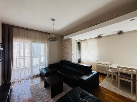 Prodaja, dvosoban stan, 69m², City Kvart, Podgorica - image 2