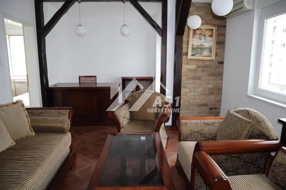 Izdavanje, dvosoban stan, 52m², Bulevar Oslobodjenja, Novi Sad Sve Podlokacije