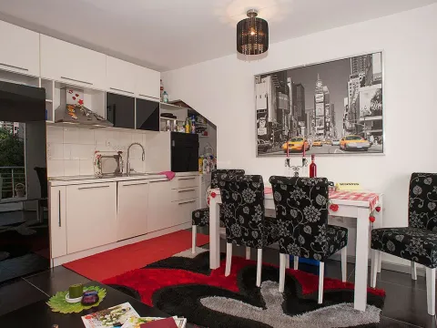 Sale, two bedroom apartment, 63m², Petrovac, Budva - image 2