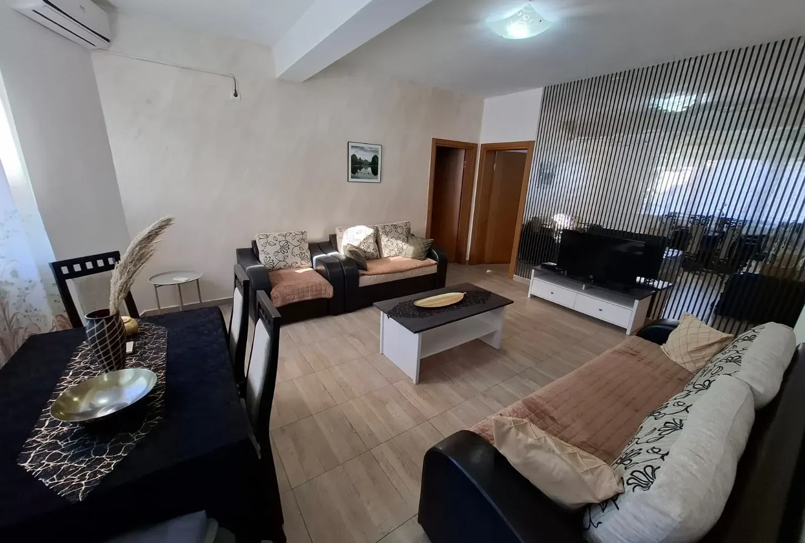 Izdavanje, dvosoban stan, 75m², Dumidran, Tivat