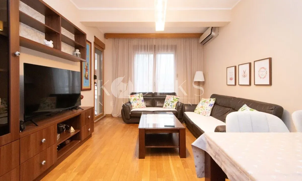 Izdavanje, dvosoban stan, 66m², 1 maj, Podgorica