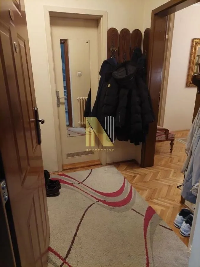 Prodaja, četvorosoban stan, 94m², Bulevar patrijarha Pavla, Novi Sad Sve Podlokacije