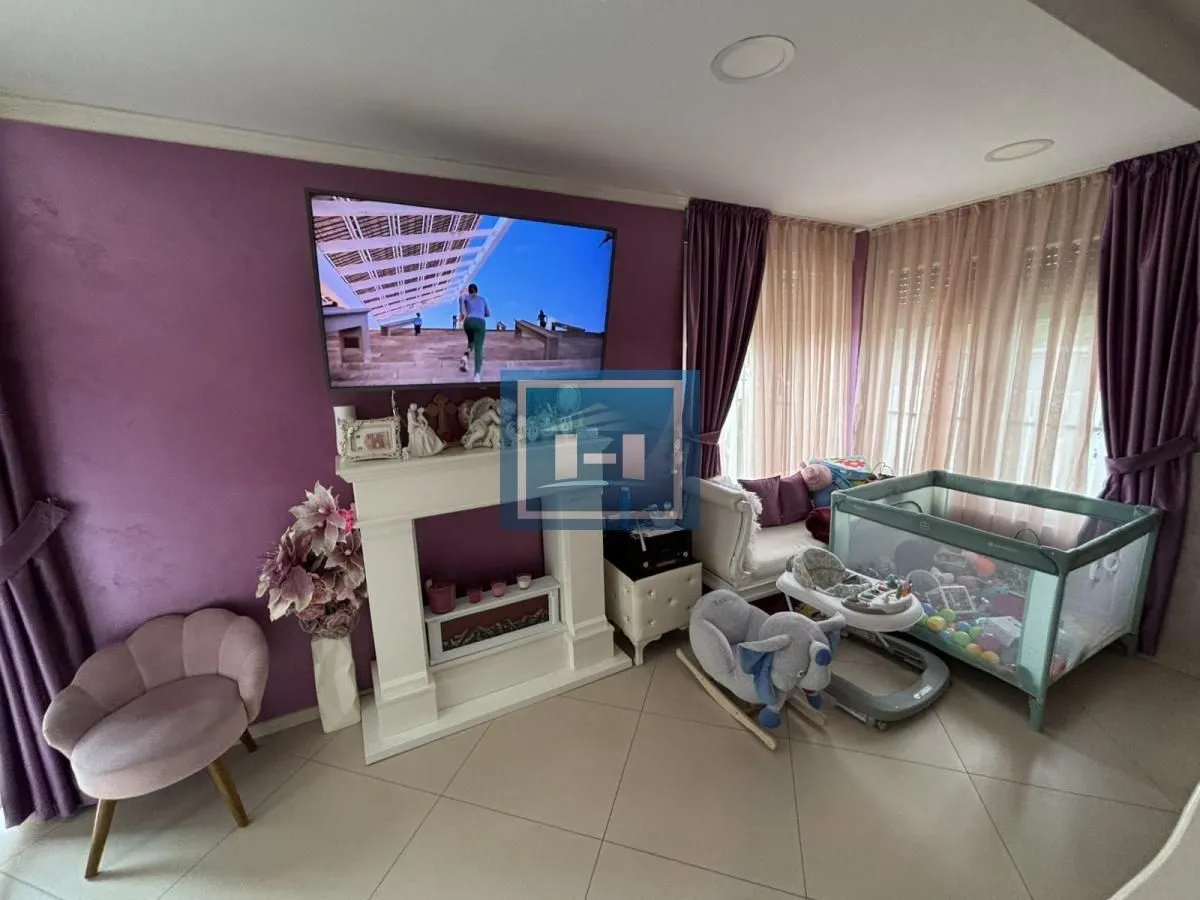 Prodaja, stan, 180m², Centar, Paraćin