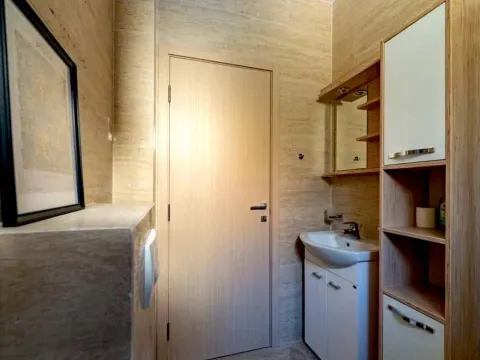 Izdavanje, dvosoban stan, 60m², Pržno, Budva - image 7