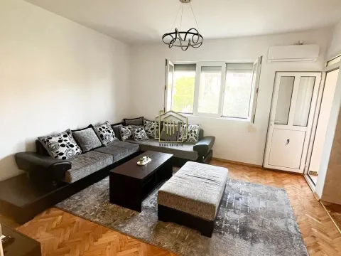 Izdavanje, dvosoban stan, 70m², Masline, Podgorica - image 1