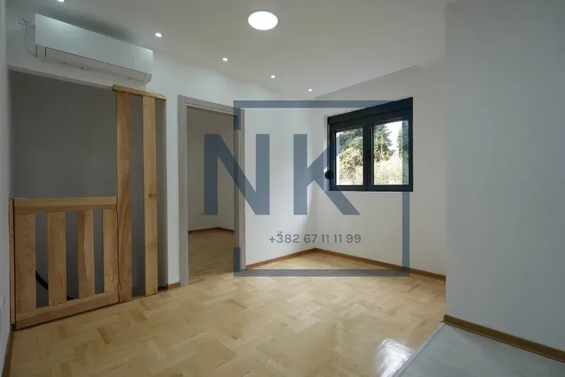 Izdavanje, poslovni prostor, 95m², Centar, Podgorica