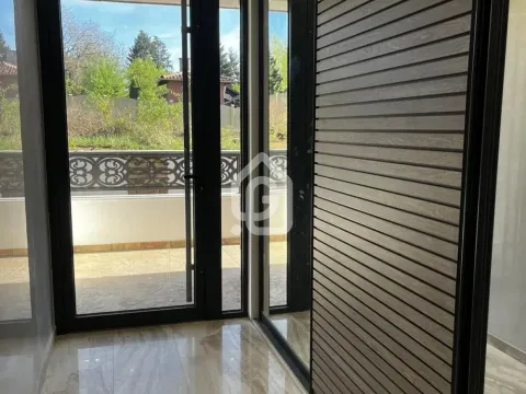 Izdavanje, trosoban stan, 60m², Jajinci, Voždovac Sve Podlokacije - image 2