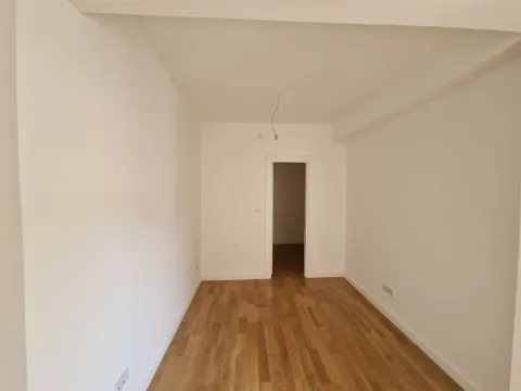 Prodaja, stan, 52m², Tivat, Crna Gora - image 4