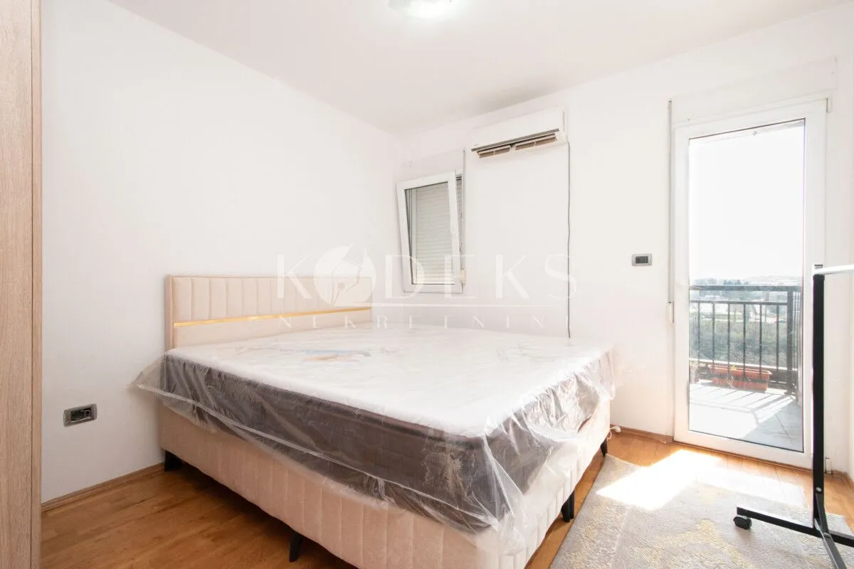 Rent, three bedroom apartment, 87m², 1 maj, Podgorica