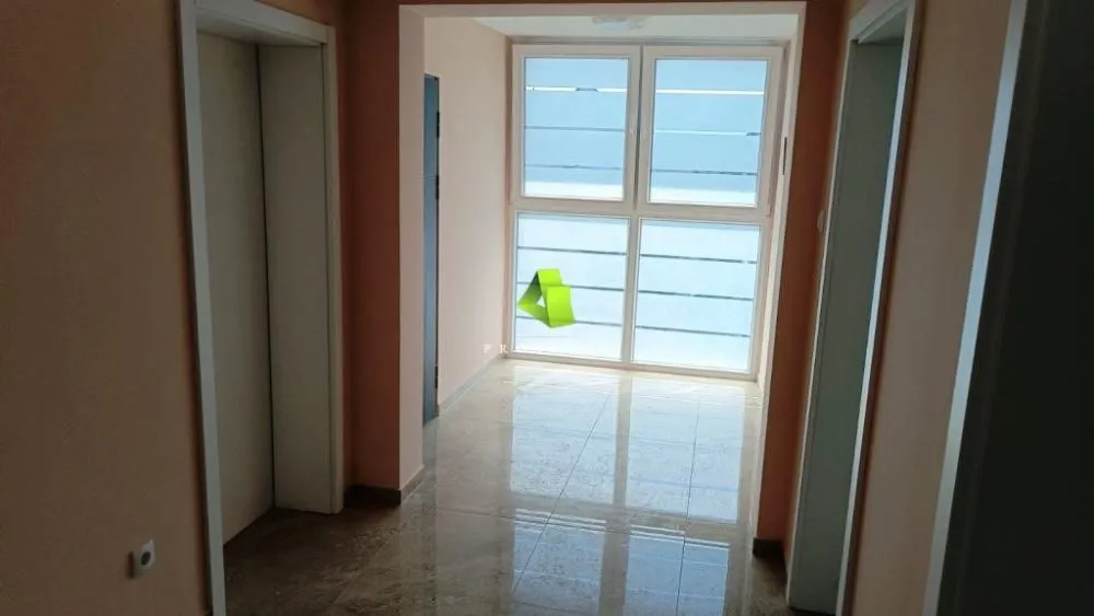 Izdavanje, kuća, 300m², Kruševac, Srbija