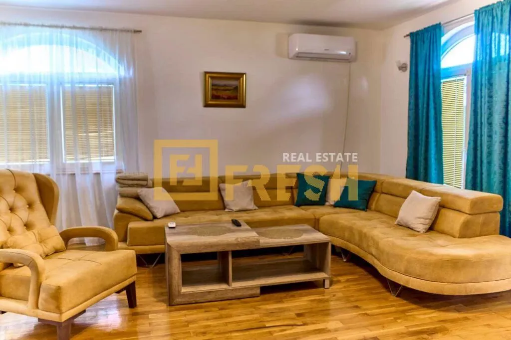 Izdavanje, kuća, 160m², Tološi, Podgorica