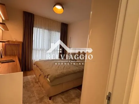 Izdavanje, trosoban stan, 76m², Grad, Kotor - image 7