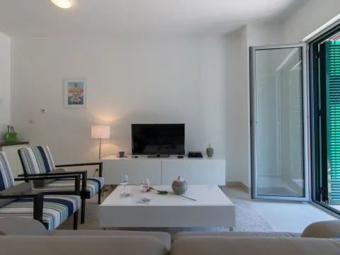 Sale, apartment, 91m², Morinj, Kotor - image 13