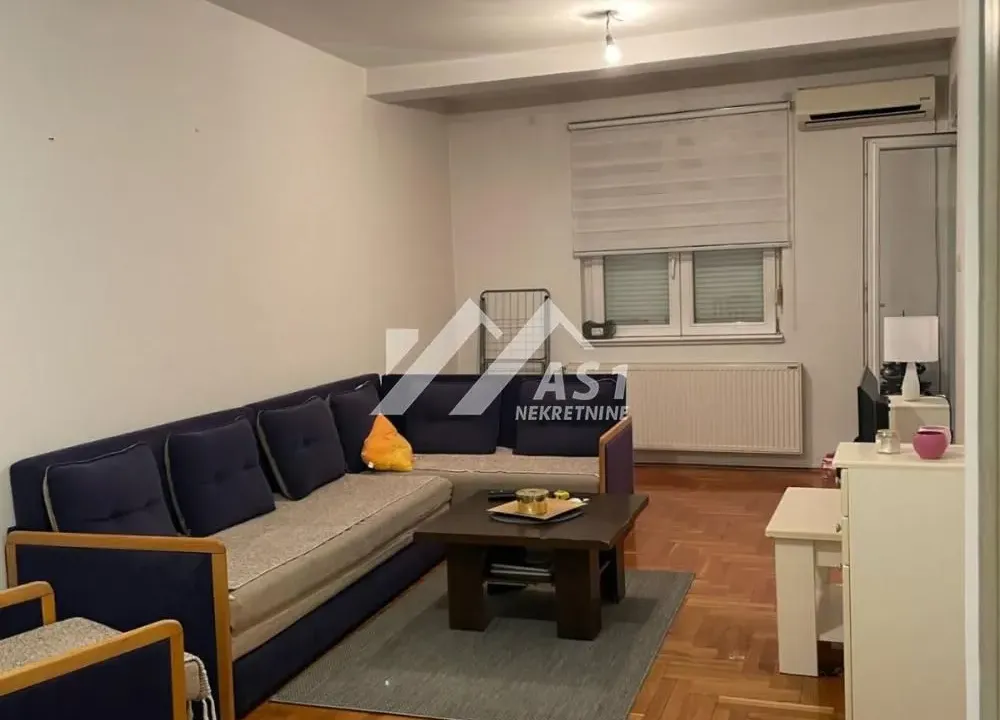 Izdavanje, dvosoban stan, 52m², Bulevar Oslobodjenja, Novi Sad Sve Podlokacije