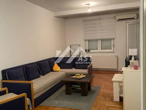 Izdavanje, dvosoban stan, 52m², Bulevar Oslobodjenja, Novi Sad Sve Podlokacije