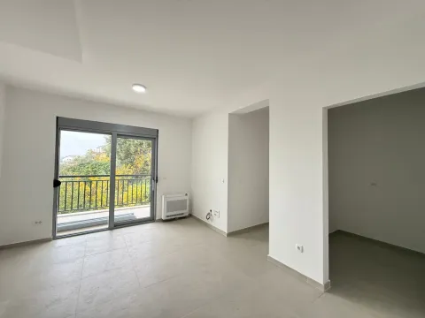 Prodaja, dvosoban stan, 69m², Tivat, Crna Gora