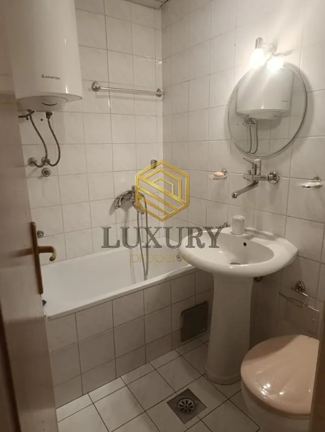 Izdavanje, jednosoban stan, 40m², Stara Varoš, Podgorica