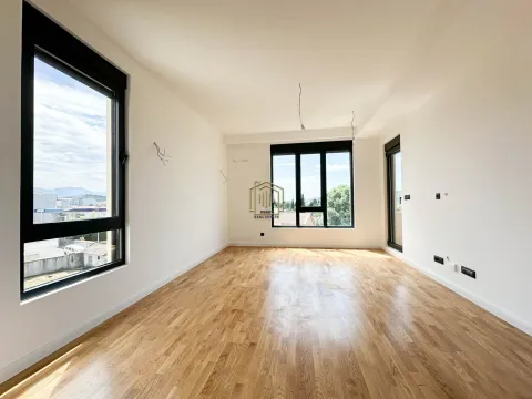 Izdavanje, poslovni prostor, 108m², City Kvart, Podgorica - image 3