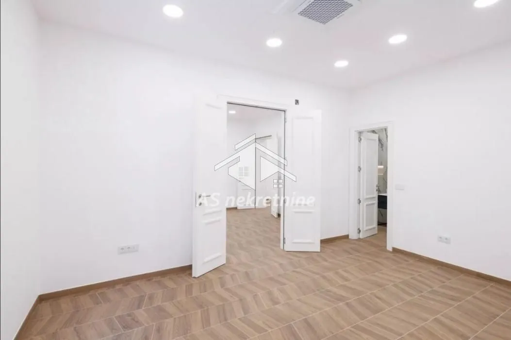 Rent, office space, 121m², Stari Grad, Beograd