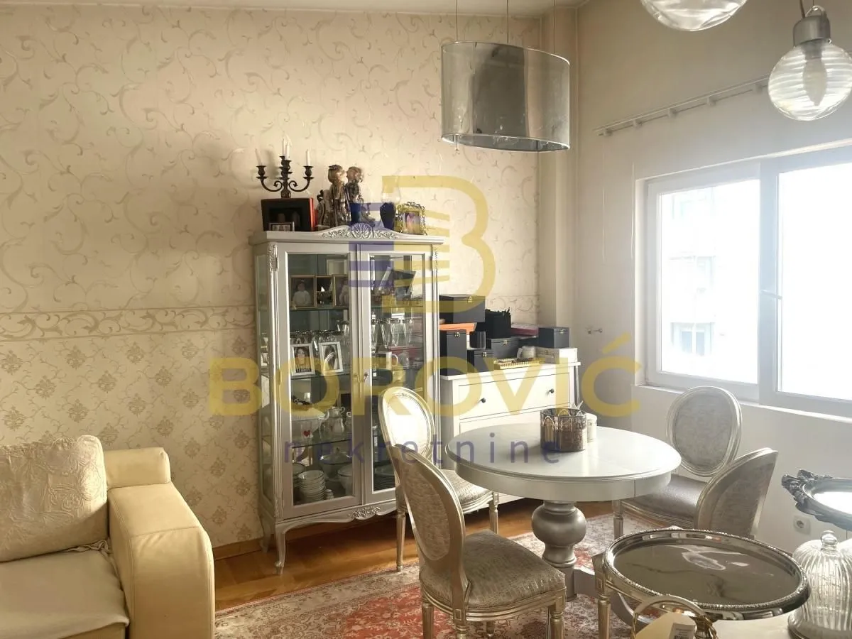 Prodaja, dvosoban stan, 77m², Đeram Pijaca, Beograd