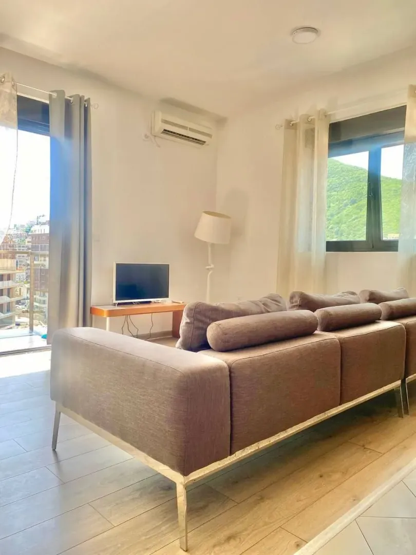 Rent, one bedroom apartment, 41m², Centar, Budva