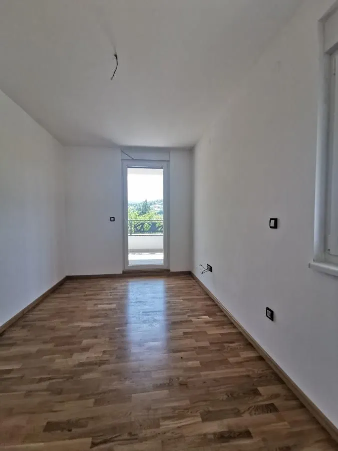 Prodaja, četvorosoban stan, 124m², Sremska Kamenica, Petrovaradin