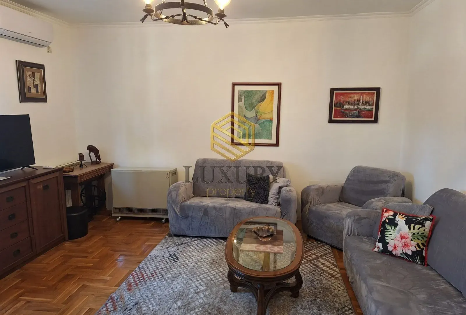 Izdavanje, dvosoban stan, 68m², Centar, Podgorica