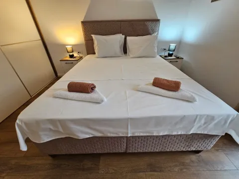 Izdavanje, dvosoban stan, 58m², Bijela, Herceg Novi - image 10