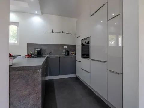 Prodaja, kuća, 239m², Tivat, Crna Gora - image 7