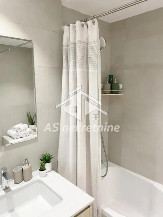 Izdavanje, dvosoban stan, 56m², Savski Venac, Beograd