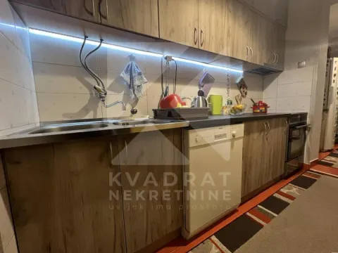 Izdavanje, dvosoban stan, 60m², Blok 6, Podgorica - image 5