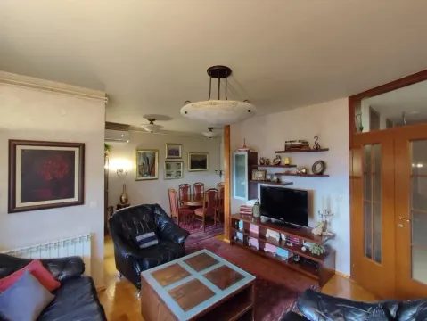 Izdavanje, dvosoban stan, 80m², Stari Aerodrom, Podgorica - image 4