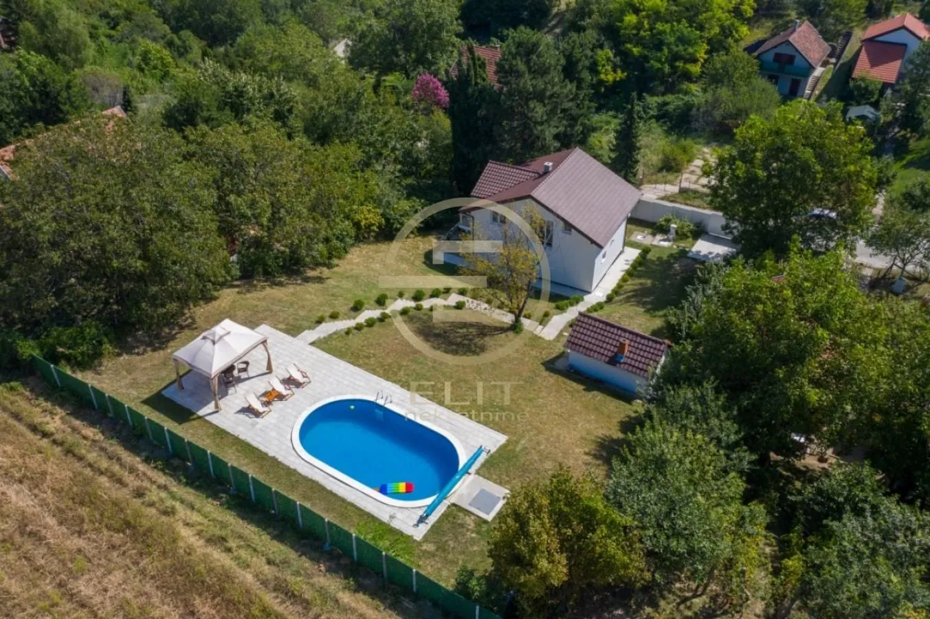 Sale, house, 220m², Alibegovac, Petrovaradin