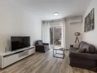 Izdavanje, jednosoban stan, 50m², Bečići, Budva - image 1