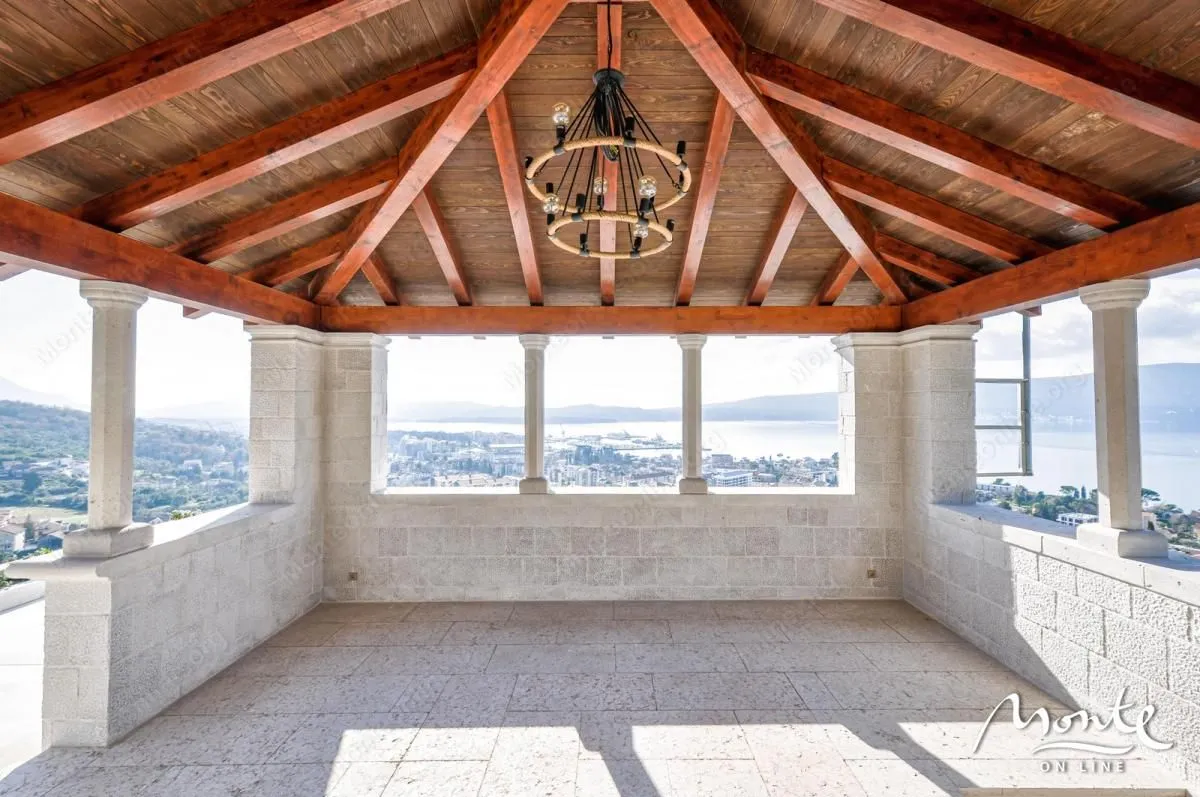 Prodaja, kuća, 791m², Donja Lastva, Tivat
