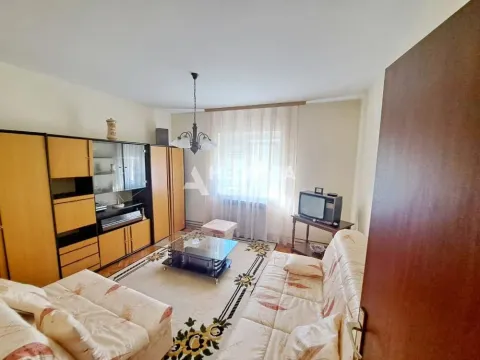 Rent, house, 75m², Železnik, Beograd - image 1