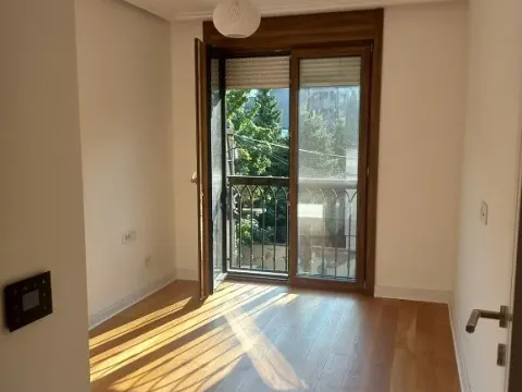 Izdavanje, poslovni prostor, 78m², Zvezdara Sve Podlokacije, Beograd - image 2